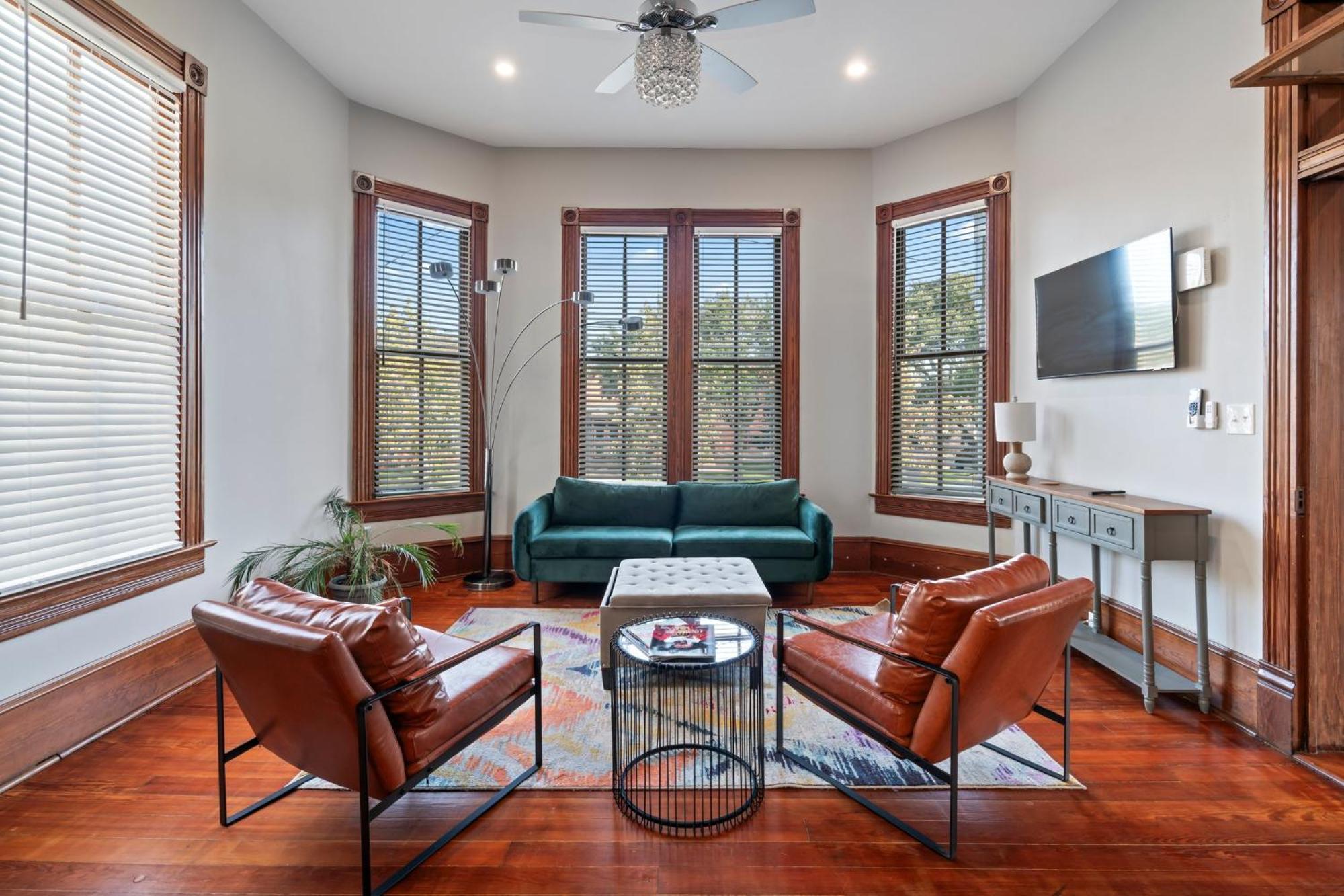 Historic Galveston Family Beach Home With 3 King Beds Экстерьер фото